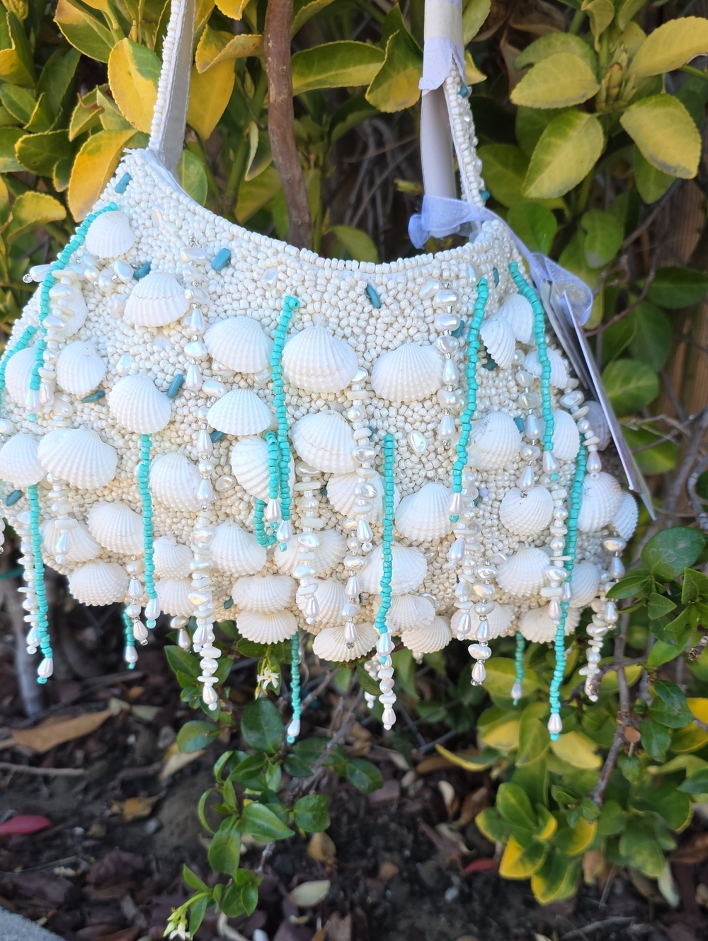 Beaded Seashell Shoulder Bag in White and Turquoise - Picture 5 of 6